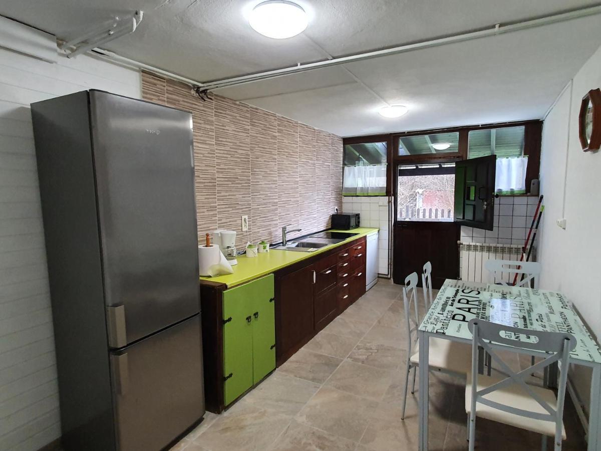Vivienda Vacacional Con Jardin Y Barbacoa Onís エクステリア 写真
